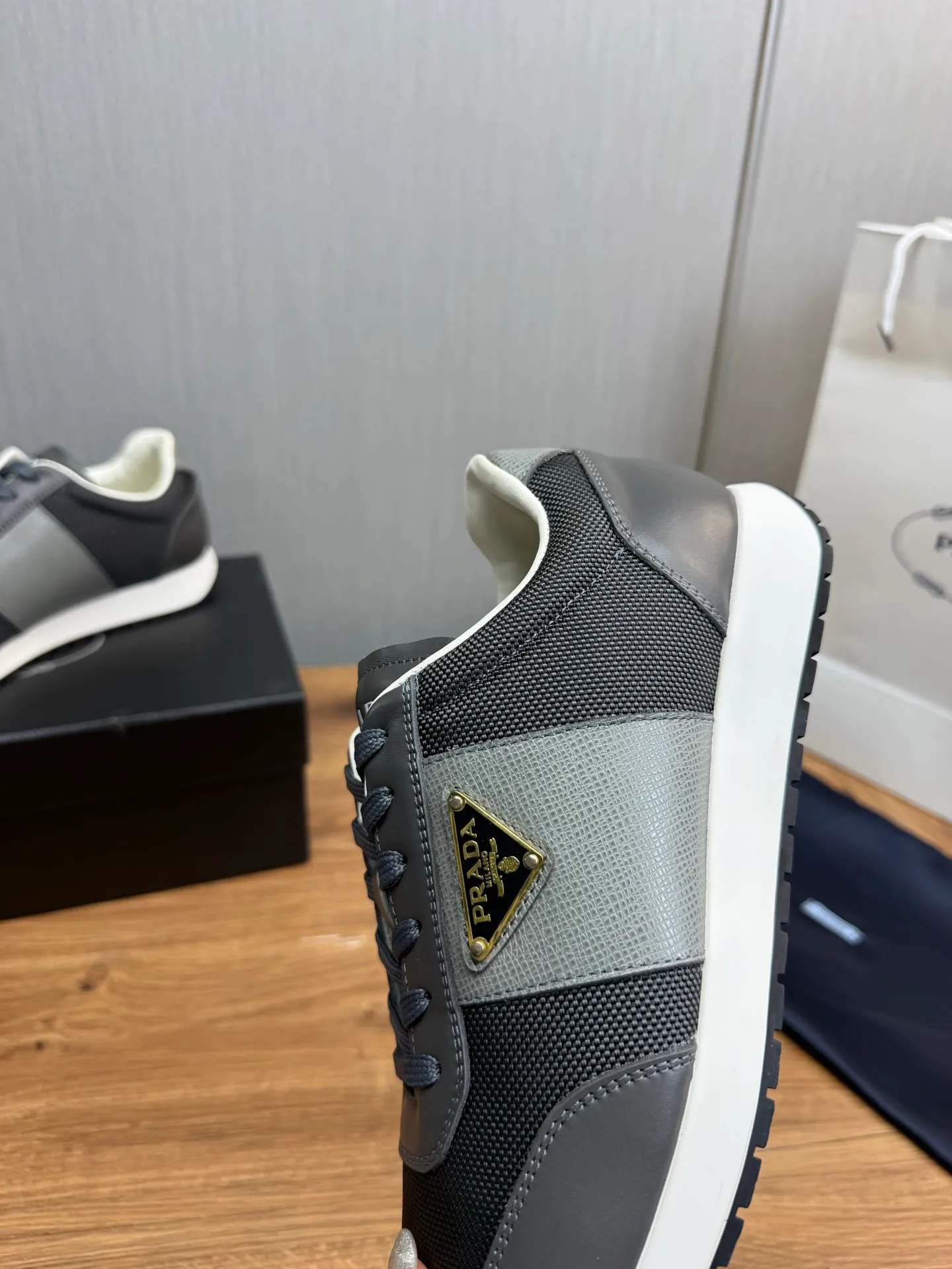 Men's shoes 💰760💰 [PRADA] New models synchronized with the official website, high-quality shipments ✔️Best sellers🔥 Original cowhide with mesh surface + cowhide lining, 1🆚1 replica, original bottom, 38-45 (men's 45 is custom-made and cannot be returned)